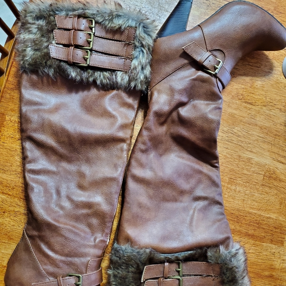 Tall Ladies Heeled Boots